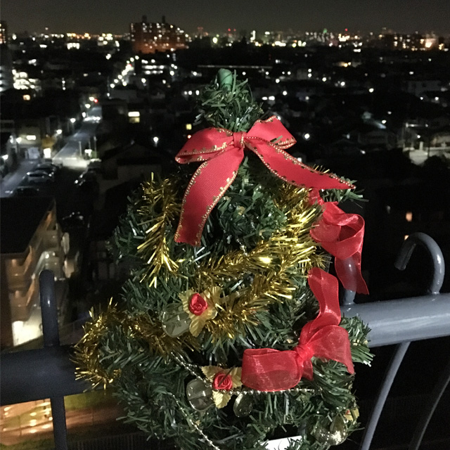 夜のクリスマスツリー